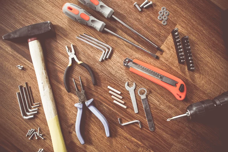 Les outils indispensables pour une pose pro